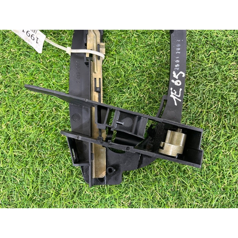 Кронштейн ручки двери (кузов и элементы) BMW 7-series E65 N62B44 51217013705