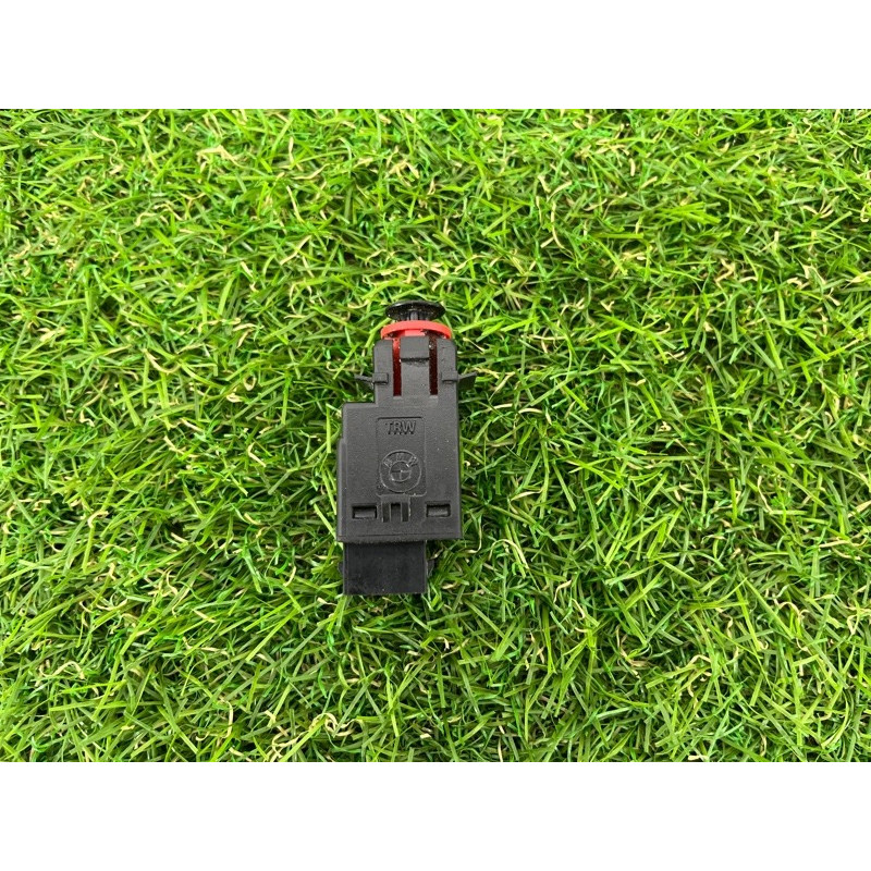 Концевик педали тормоза (электрика / датчики) BMW 5-series E34 61311378208