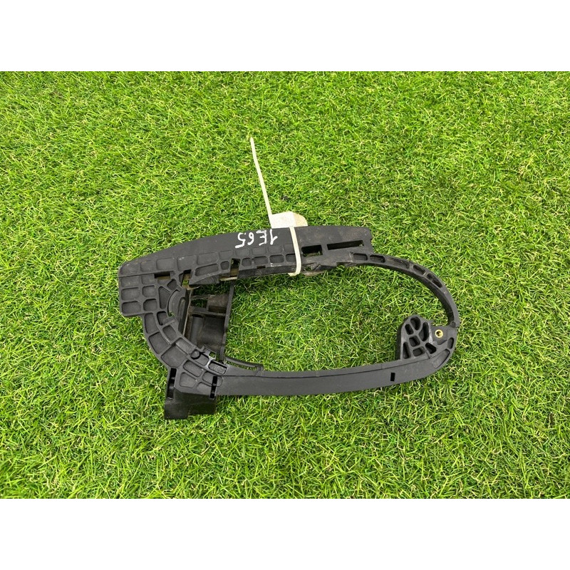Кронштейн ручки двери (кузов и элементы) BMW 7-series E65 N62B44 51 22 7 013 704