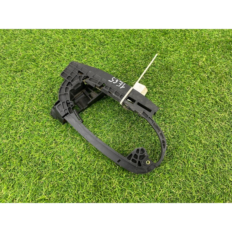 Кронштейн ручки двери (кузов и элементы) BMW 7-series E65 N62B44 51 22 7 013 704