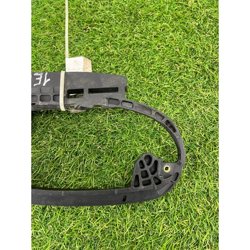 Кронштейн ручки двери (кузов и элементы) BMW 7-series E65 N62B44 51 22 7 013 704