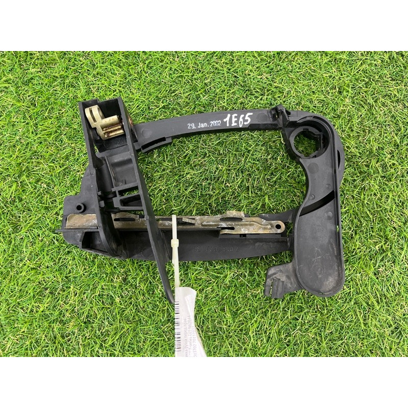 Кронштейн ручки двери (кузов и элементы) BMW 7-series E65 N62B44 51217013706