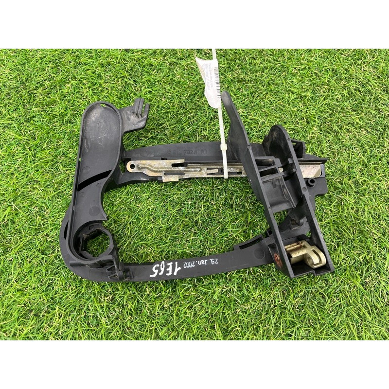 Кронштейн ручки двери (кузов и элементы) BMW 7-series E65 N62B44 51217013706