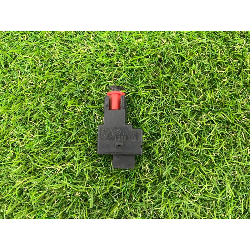 Концевик педали тормоза (электрика / датчики) BMW 5-series E39 61311378209