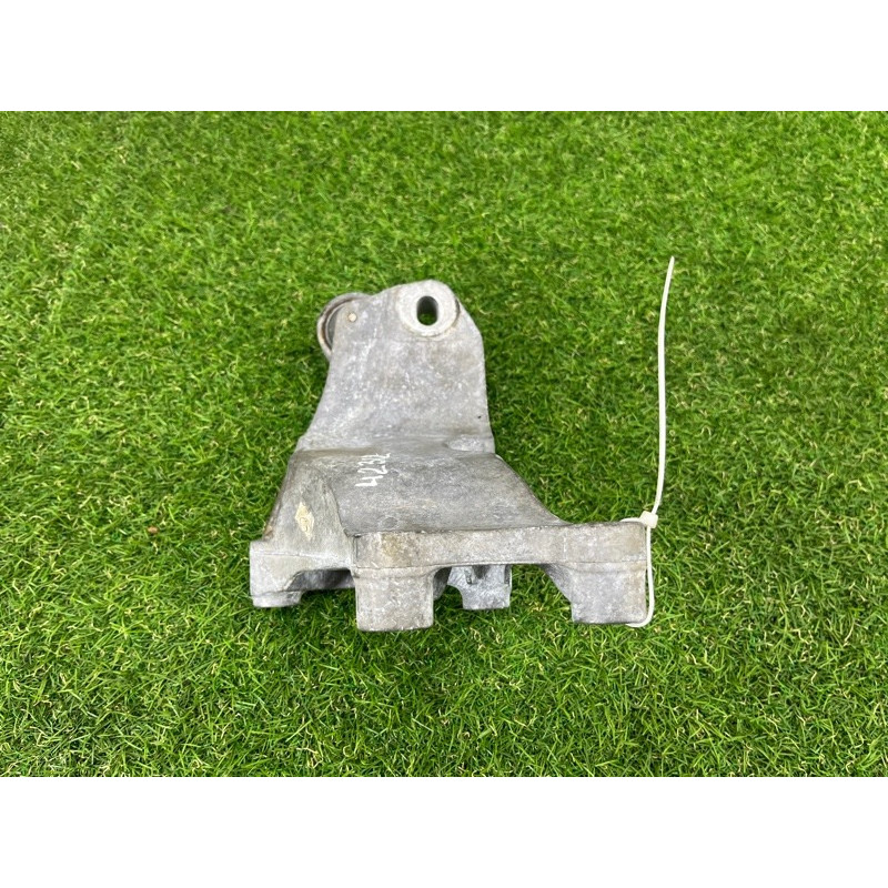 Кронштейн подушки двигателя (кронштейны двигателя) FORD Mustang MK6 2017 2.3 FR3Z6028C