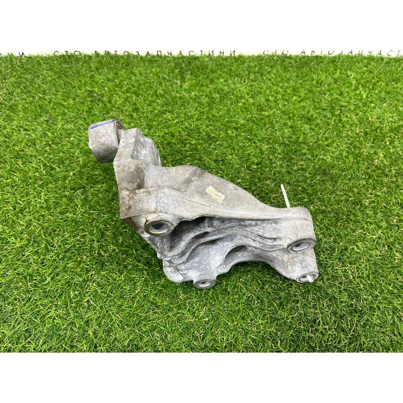 Кронштейн подушки двигателя (кронштейны двигателя) FORD Mustang MK6 2017 2.3 FR3Z6028C