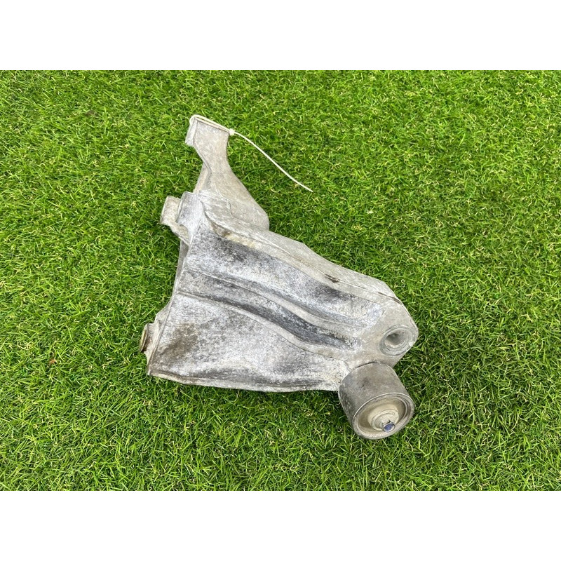 Кронштейн подушки двигателя (кронштейны двигателя) FORD Mustang MK6 2017 2.3 FR3Z6028C