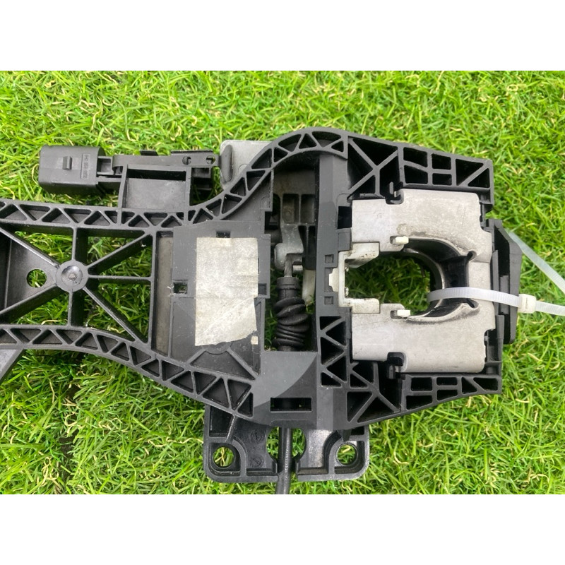 Кронштейн ручки двери (кузов и элементы) AUDI Q7 4L 2014 3.0 TFSi CTWB 4L1837885J