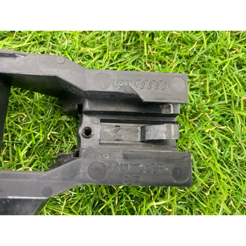 Кронштейн ручки двери (кузов и элементы) AUDI Q7 4L 2014 3.0 TFSi CTWB 4L1837885J