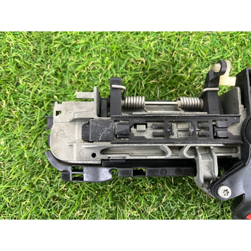 Ручка двери внешняя (кузов и элементы) AUDI A4 B6 2003 2.0 ALT 8E2837208