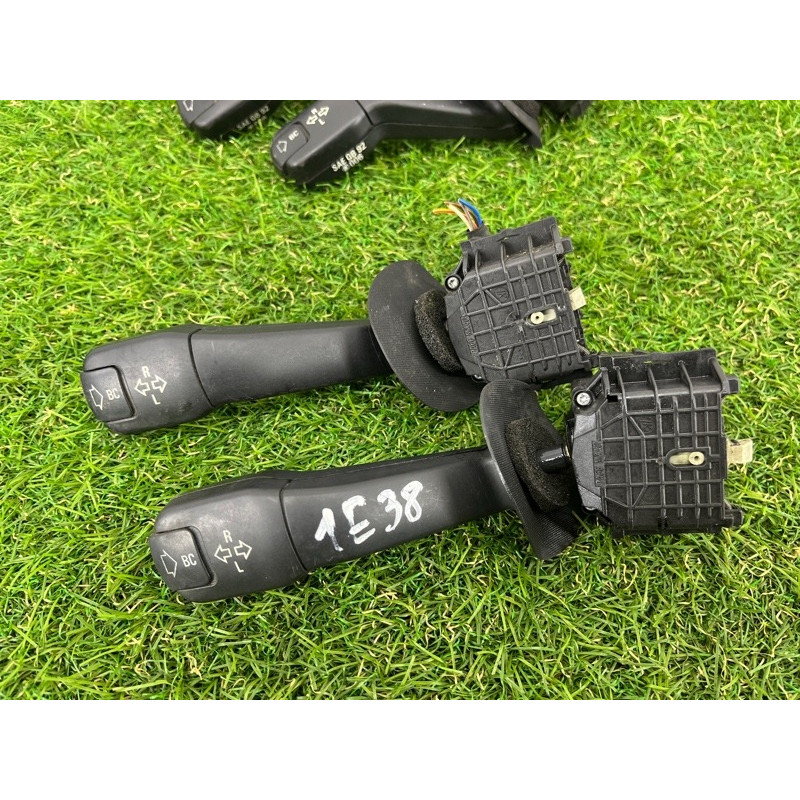 Переключатель поворотов (электрика) BMW 7-series E38 61318352172