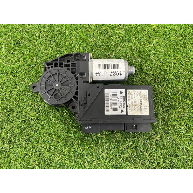 Мотор стеклоподъемника (электрика) AUDI A4 B6 2003 2.0 ALT 8e2959802b