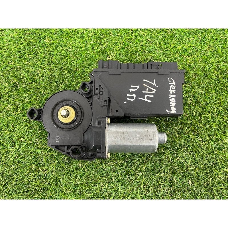 Мотор стеклоподъемника (электрика) AUDI A4 B6 2003 2.0 ALT 8e2959802b