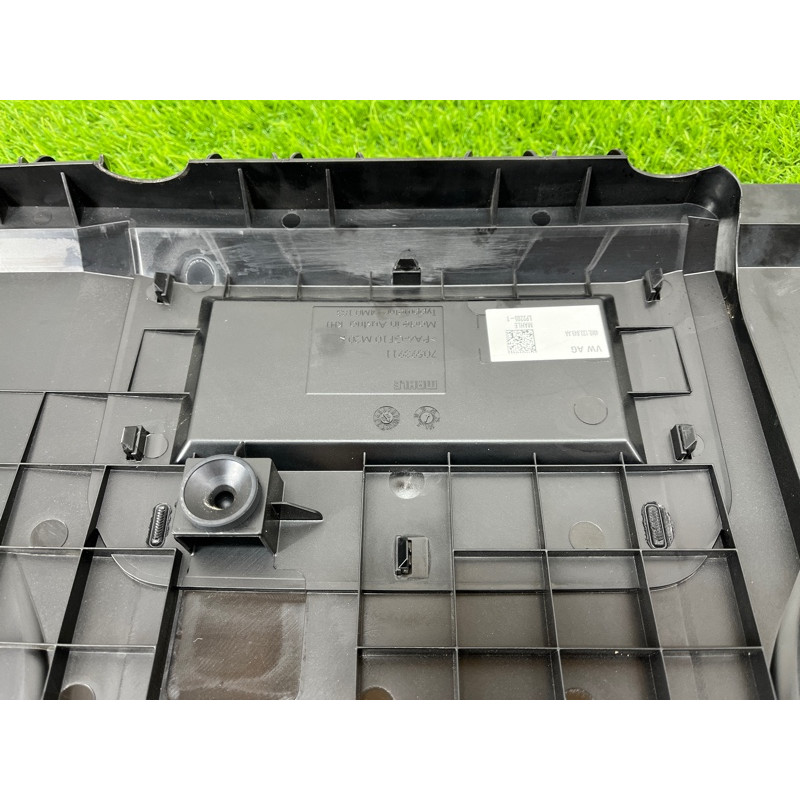 Декоративная крышка двигателя (двигатель и элементы) AUDI Q7 4M 2017 3.0 4M0133849AA