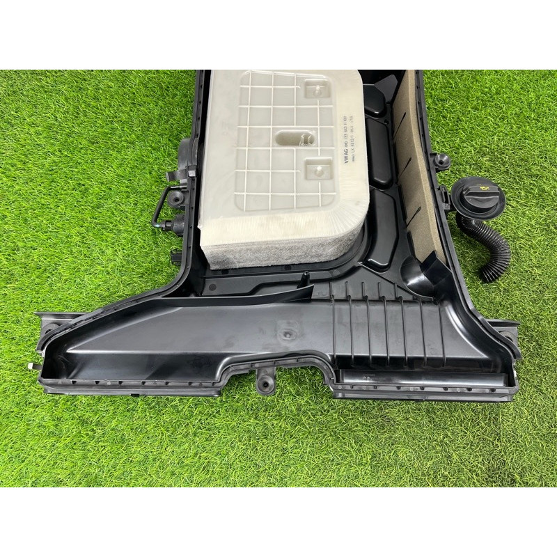 Корпус воздушного фильтра (впускная система) AUDI Q7 4M 2017 3.0 4M0133837AA