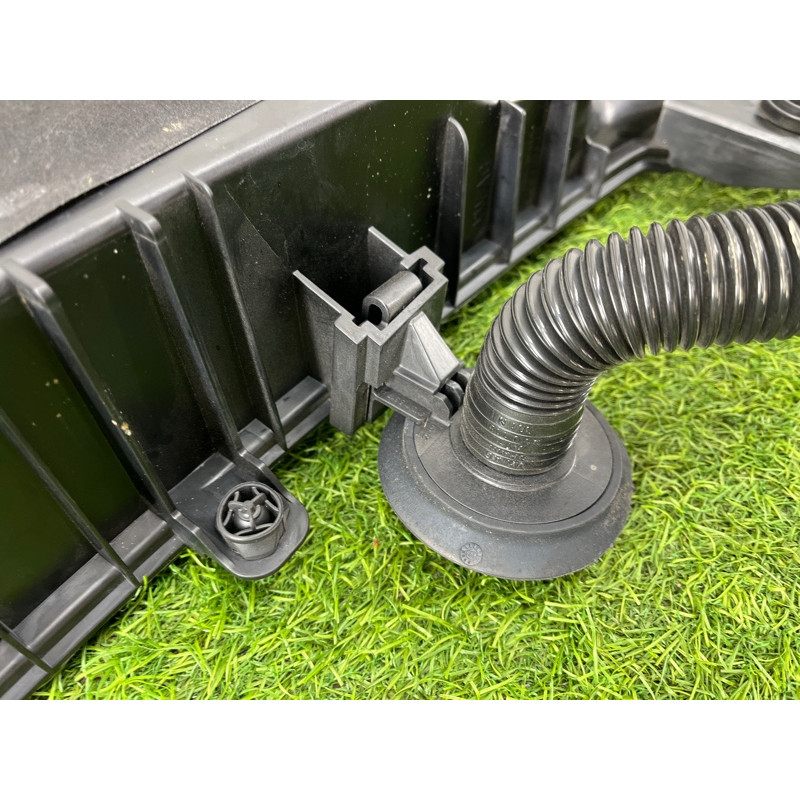 Корпус воздушного фильтра (впускная система) AUDI Q7 4M 2017 3.0 4M0133837AA