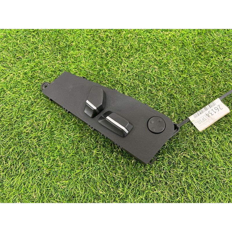 блок регулювання сидіння (закрытая категория) BMW 5-series F10 2011 N63B44 61319275078