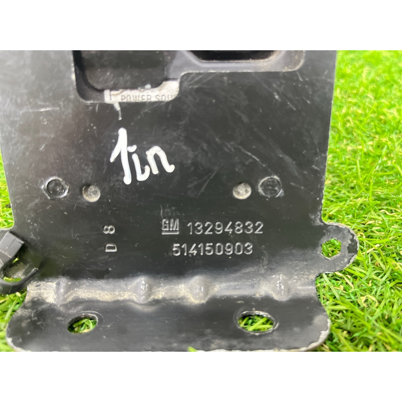 Сигнал (электрика) Opel Insignia A 2010 2.0 DTH 13307087