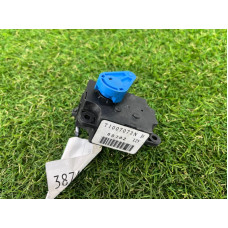 Привод заслонки отопителя