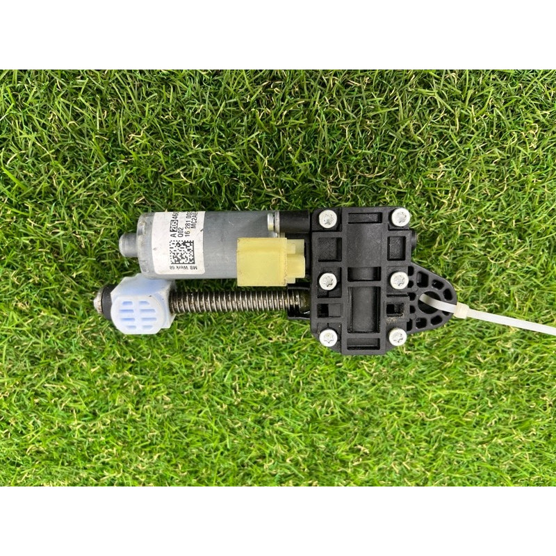 Моторчик регулировки рулевой колонкой (электрика) Mercedes-Benz C-class w205 2015 A2054603816