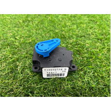 Привод заслонки отопителя