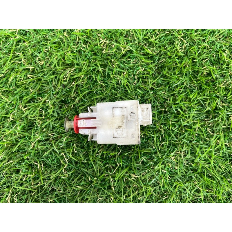 Концевик педали сцепления (электрика / датчики) BMW 5-series E34 61318360421