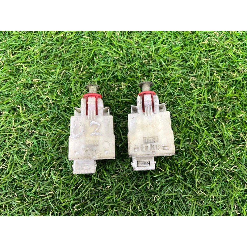 Концевик педали сцепления (электрика / датчики) BMW 5-series E34 61318360421