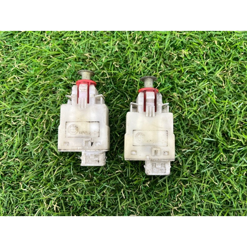 Концевик педали сцепления (электрика / датчики) BMW 5-series E34 61318360421