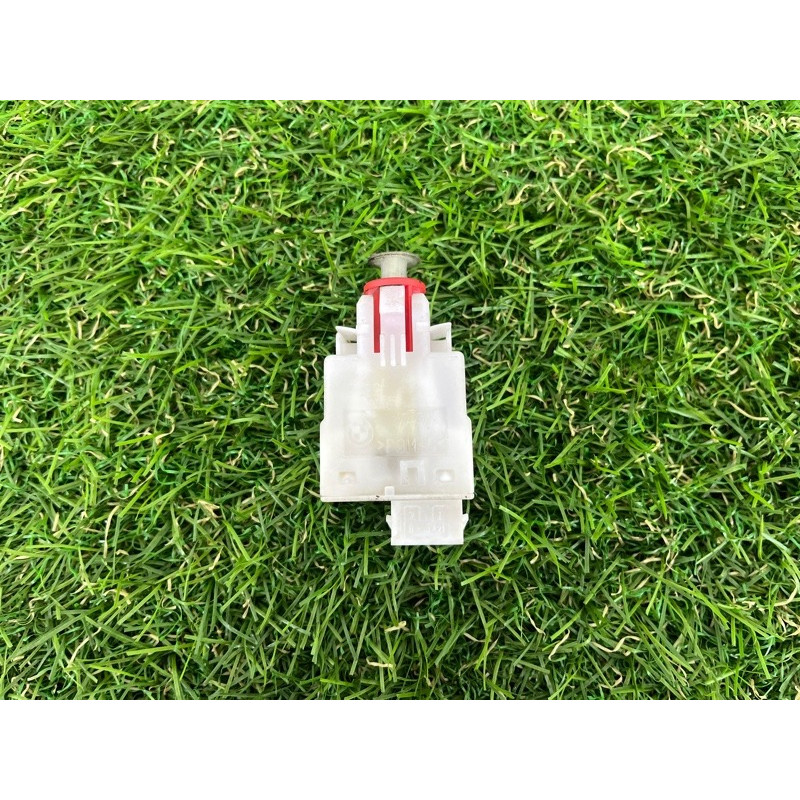 Концевик педали сцепления (электрика / датчики) BMW 5-series E39 1999 M51d25 61318360421