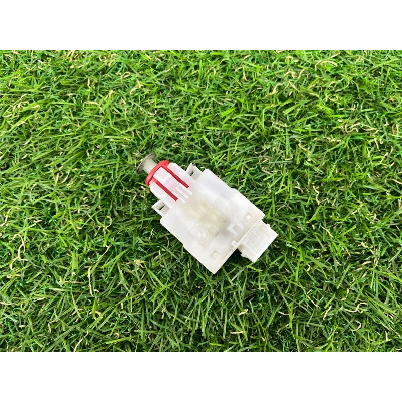 Концевик педали сцепления (электрика / датчики) BMW 5-series E39 1999 M51d25 61318360421