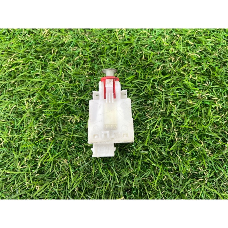 Концевик педали сцепления (электрика / датчики) BMW 5-series E39 1999 M51d25 61318360421