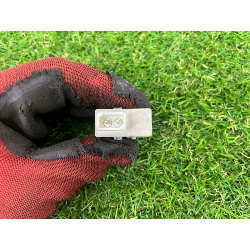 Концевик педали сцепления (электрика / датчики) BMW 5-series E39 1999 M51d25 61318360421