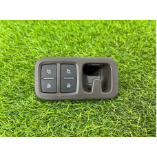 Кнопка складывания сиденья