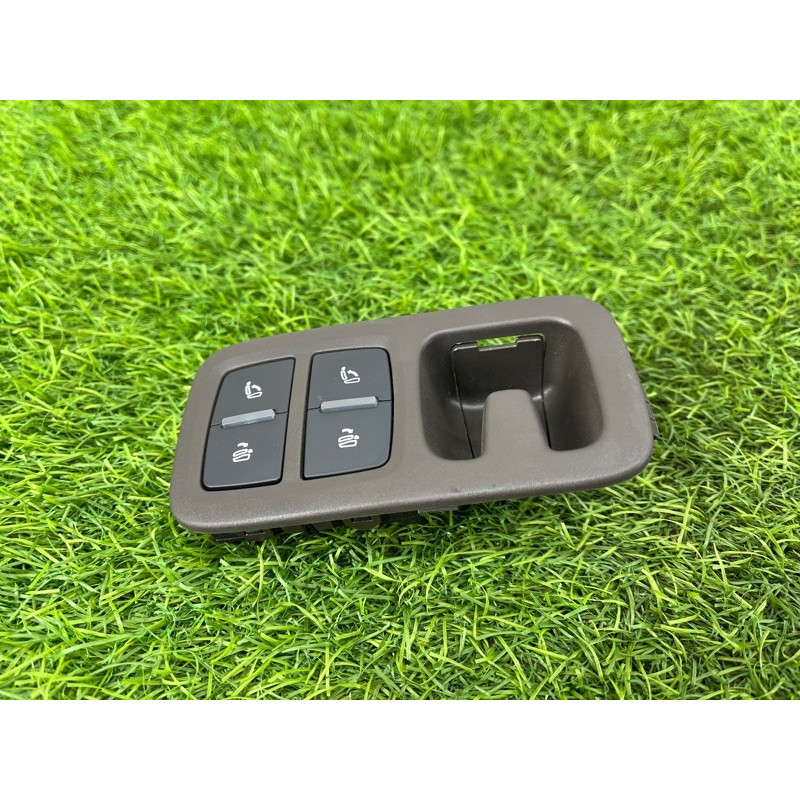 Кнопка складывания сиденья (электрика / кнопки) AUDI Q7 4M 2018 3.0 TFSi 4M0959861B