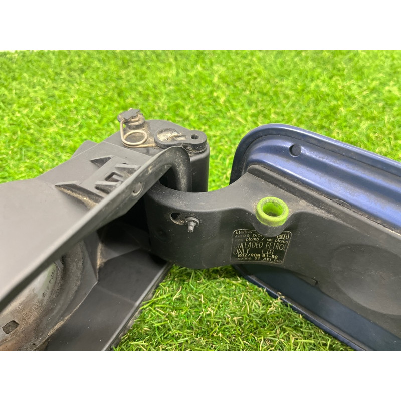 Лючок топливного бака (кузов и элементы) BMW 5-series E60 2004 M54B22 7034279