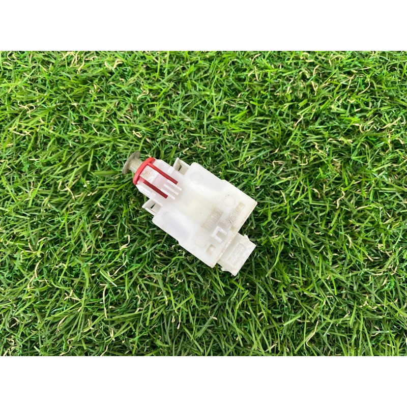 Концевик педали сцепления (электрика / датчики) BMW 5-series E39 2001 M47D20 61318360421