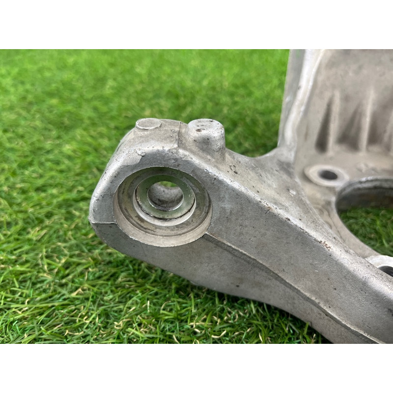 Поворотный кулак (подвеска) Dodge Dart PF 2014 2.4 68080585AD