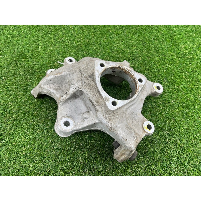 Цапфа подвески (подвеска) Opel Insignia A 13327458