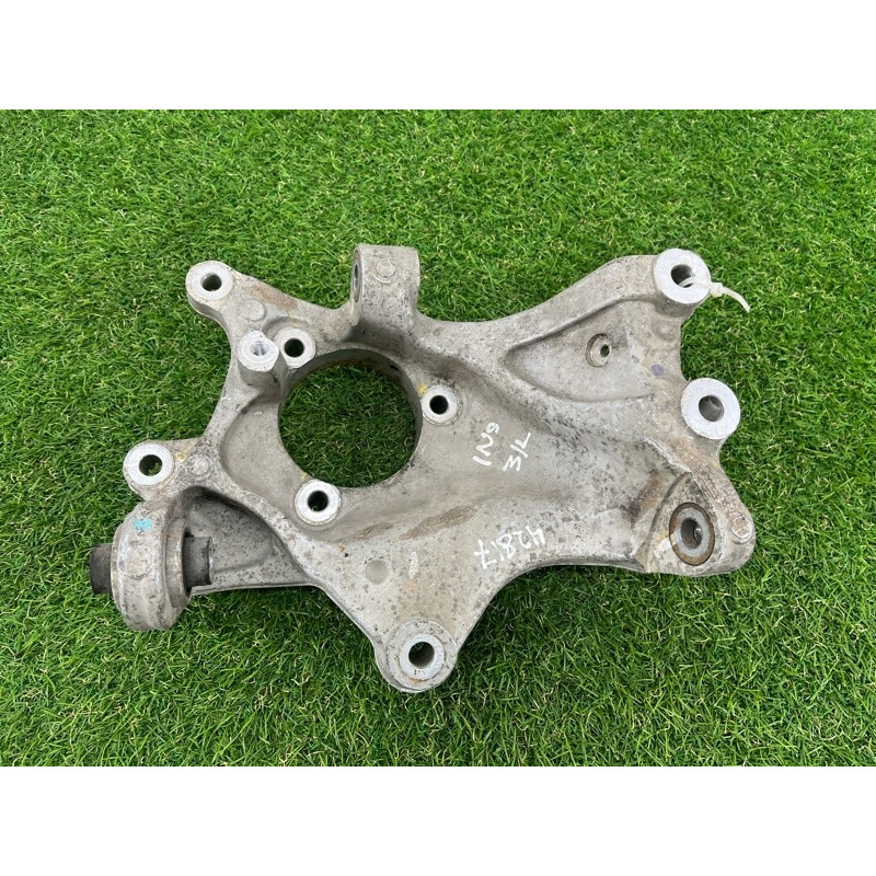 Цапфа подвески (подвеска) Opel Insignia A 13327458