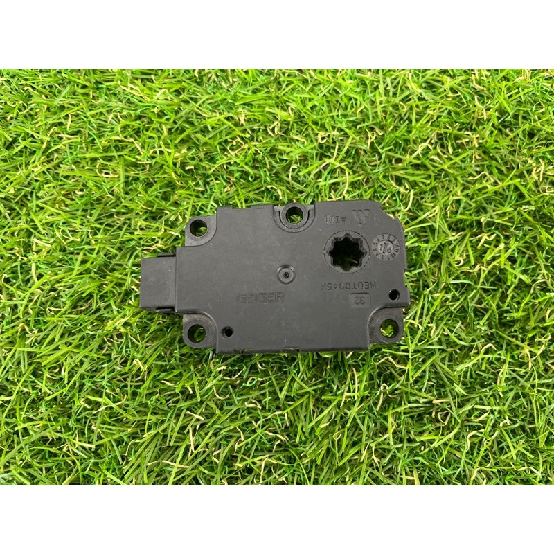 Привод заслонки отопителя (отопление и кондиционирование) Mercedes-Benz C-class w205 A0999067502