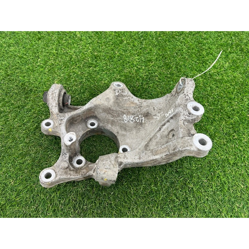 Цапфа подвески (подвеска) Opel Insignia A 13327459