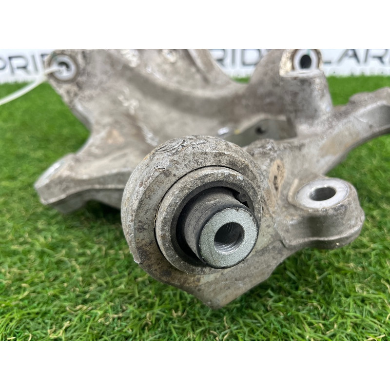 Цапфа подвески (подвеска) Opel Insignia A 13327459