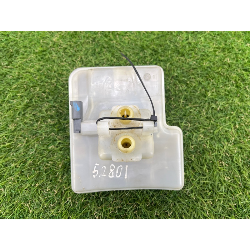 Бачок тормозной жидкости (тормозная система) Dodge Durango WD 2015 5.7 HEMi 32668087