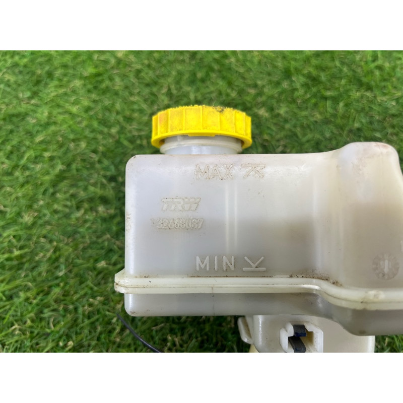 Бачок тормозной жидкости (тормозная система) Dodge Durango WD 2015 5.7 HEMi 32668087