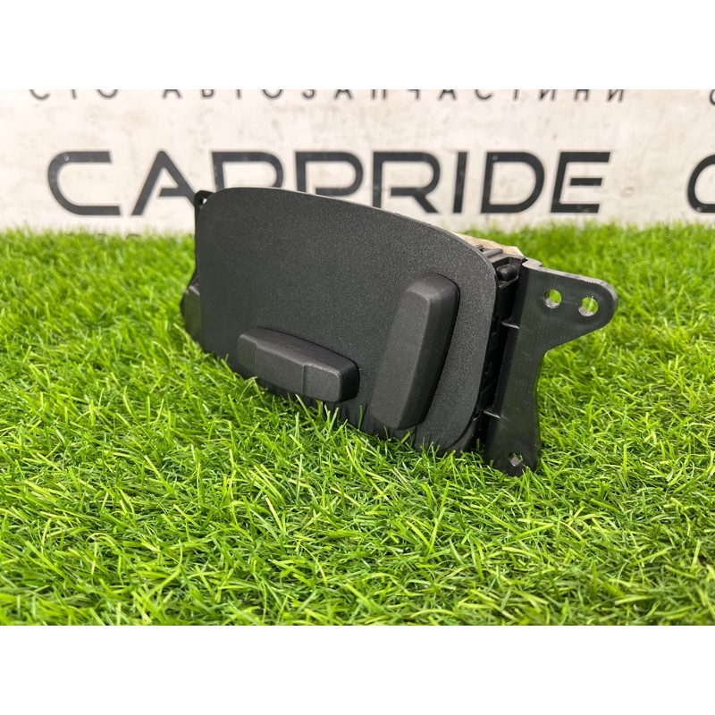 блок регулювання сидіння (закрытая категория) Land Rover Range Rover Velar L560 LR070640