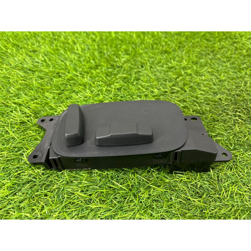 блок регулювання сидіння (закрытая категория) Land Rover Range Rover Velar L560 LR070643