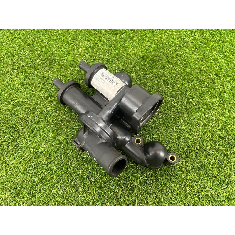 Корпус термостата (система охлаждения) Jeep Compass MK49 2011 2.4 04884568ac