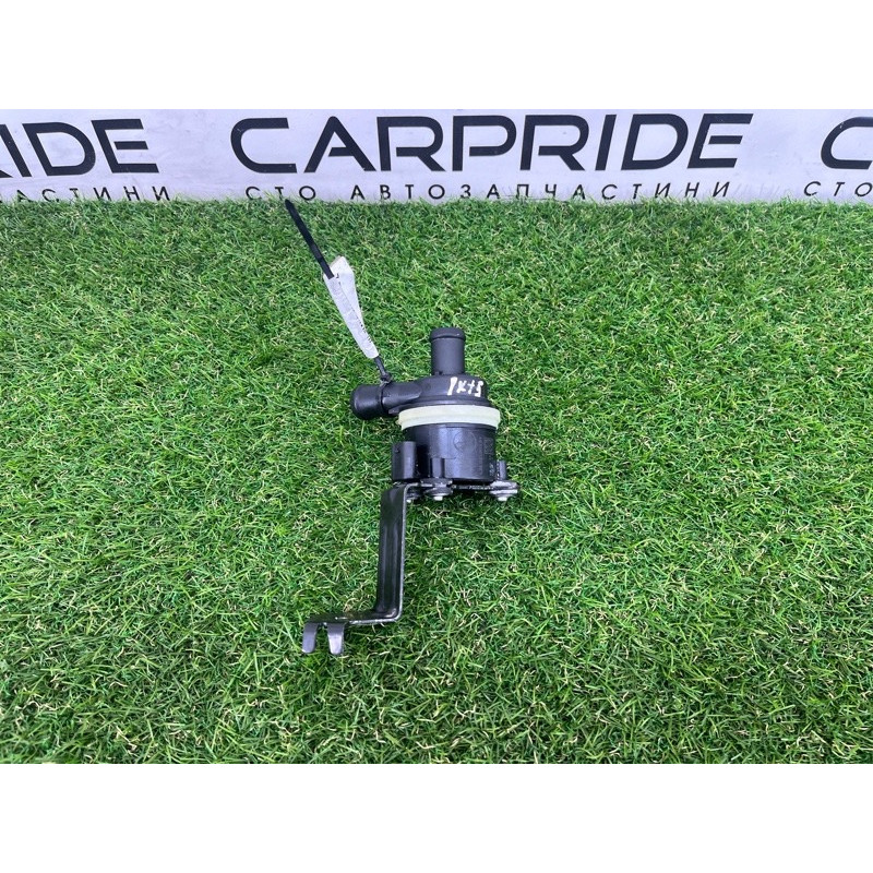 Помпа (система охлаждения) Cadillac Xt5 1 2016 3.6 23186769