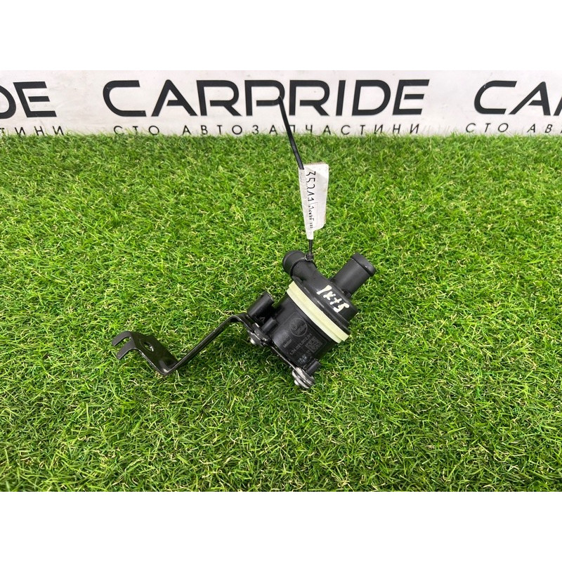 Помпа (система охлаждения) Cadillac Xt5 1 2016 3.6 23186769