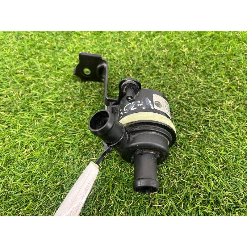 Помпа (система охлаждения) Cadillac Xt5 1 2016 3.6 23186769